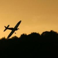 Le spitfire d'Alex à la tombée du jour